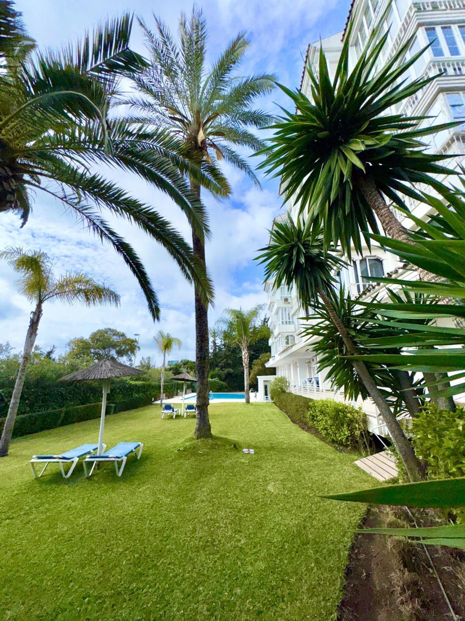 En Puerto Banus Jardines Tropicales1 Marbella