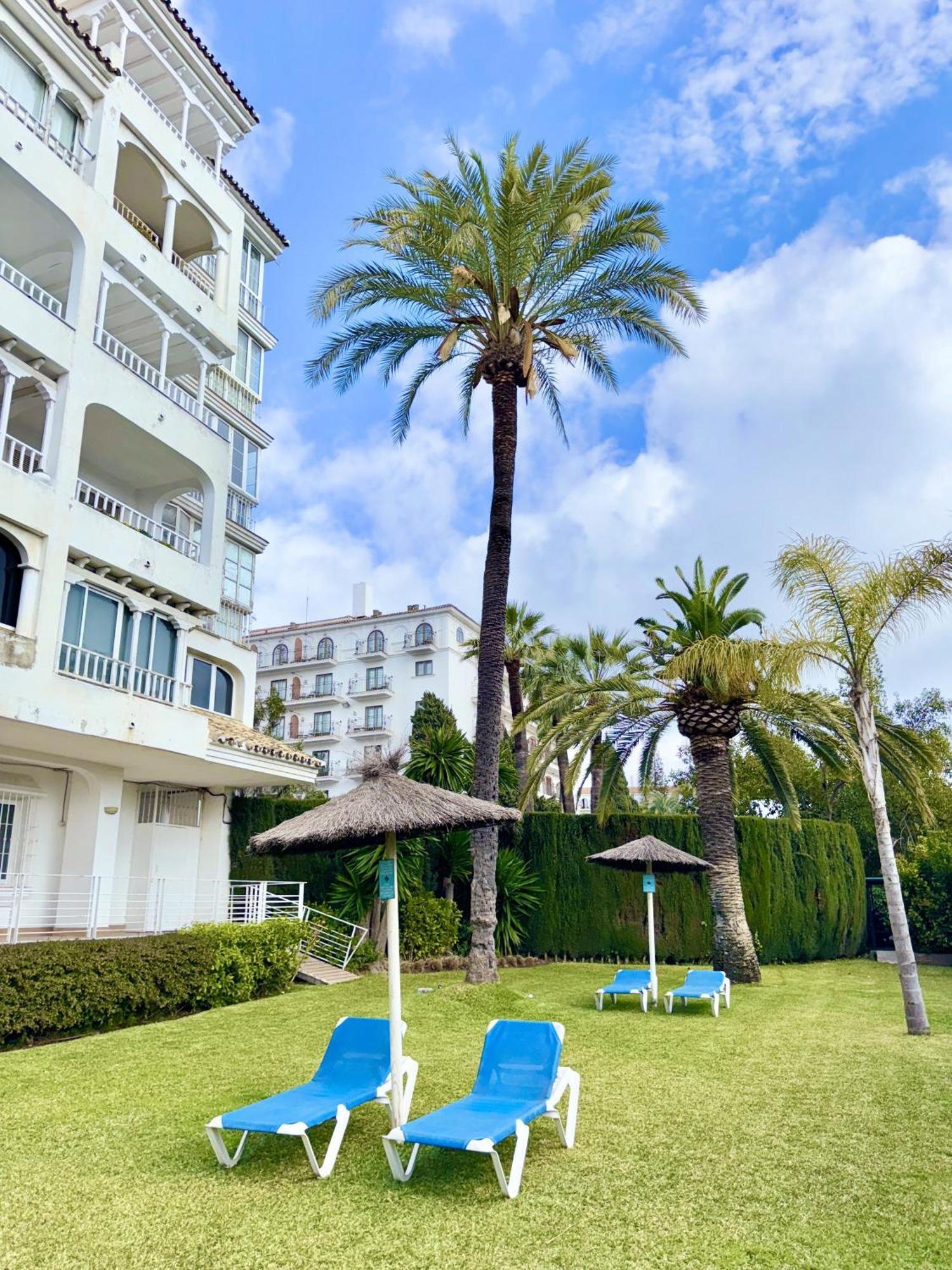 En Puerto Banus Jardines Tropicales1 Apartemen