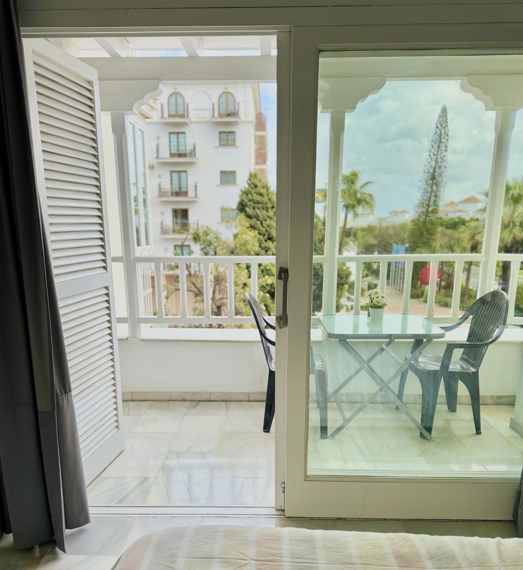 En Puerto Banus Jardines Tropicales1 * Marbella