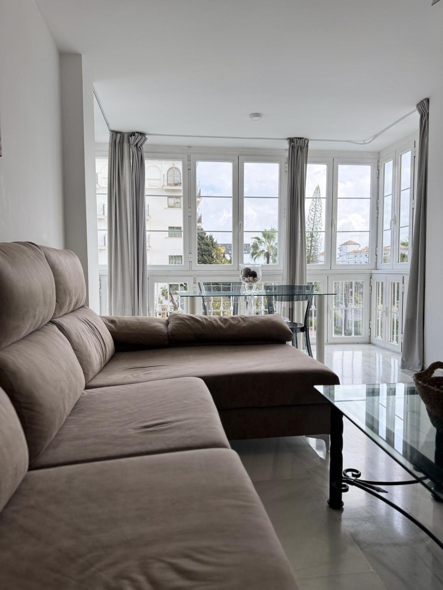 En Puerto Banus Jardines Tropicales1 Apartament *
